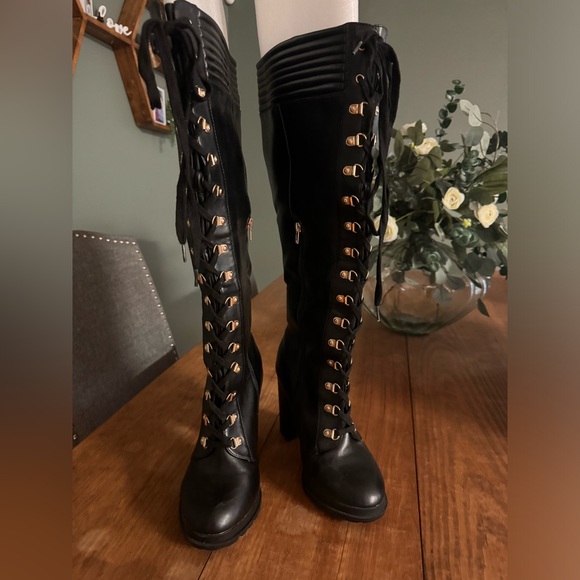 EUC Size 9 knee high lace up boots - Picture 2 of 3